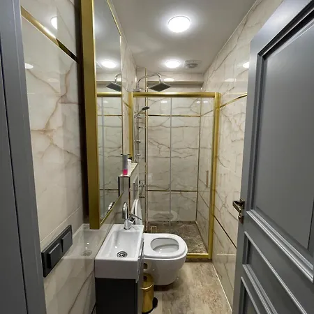 Apartament Ruzi's House *