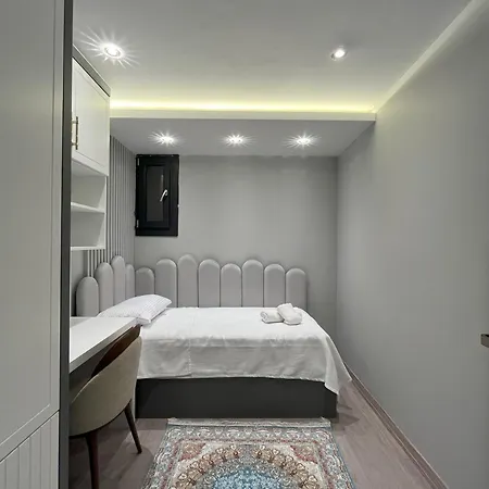 Apartament Ruzi's House *